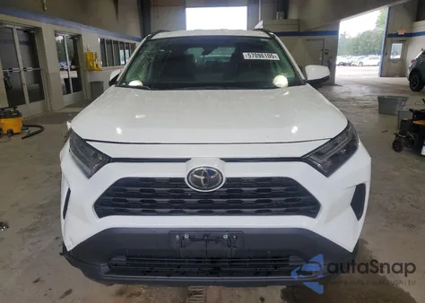 2022 Toyota Rav4 Xle z USA, uszkodzony, nr VIN 2T3P1RFV1NW284082